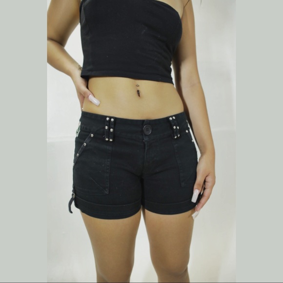 Military style shorts - Picture 2 of 4